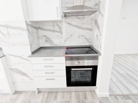 Apartamento T2 Venda em Rio de Mouro,Sintra