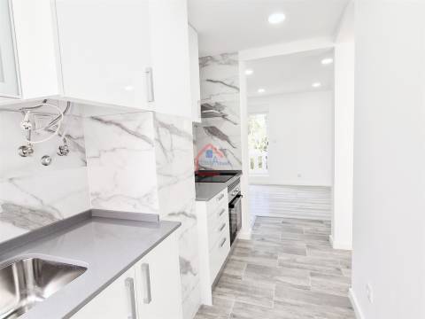Apartamento T2 Venda em Rio de Mouro,Sintra
