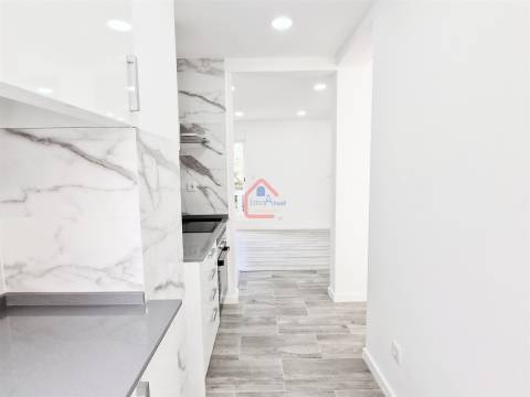 Apartamento T2 Venda em Rio de Mouro,Sintra