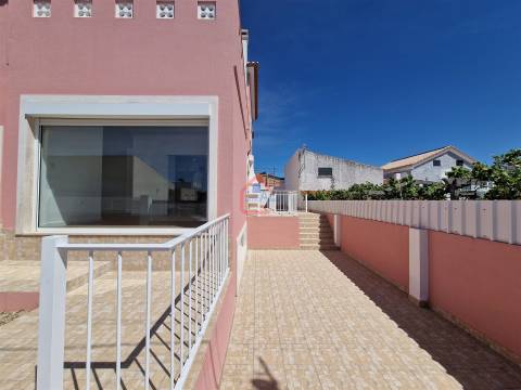 Moradia T4 Venda em Charneca de Caparica e Sobreda,Almada
