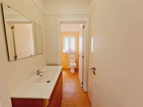 Moradia T4 Venda em Charneca de Caparica e Sobreda,Almada