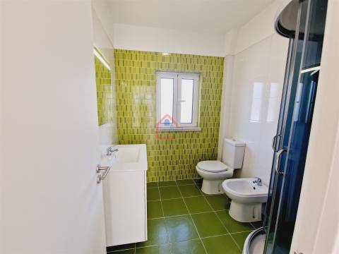 Moradia T4 Venda em Charneca de Caparica e Sobreda,Almada