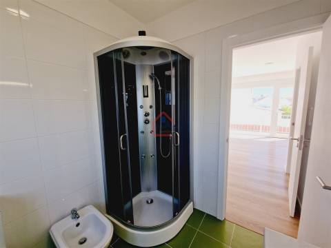 Moradia T4 Venda em Charneca de Caparica e Sobreda,Almada