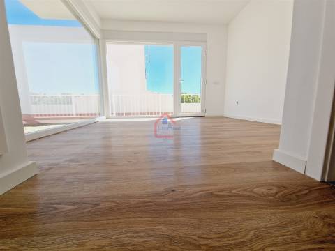 Moradia T4 Venda em Charneca de Caparica e Sobreda,Almada