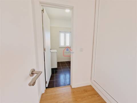 Moradia T4 Venda em Charneca de Caparica e Sobreda,Almada