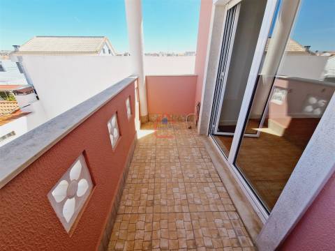 Moradia T4 Venda em Charneca de Caparica e Sobreda,Almada