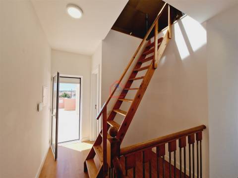 Moradia T4 Venda em Charneca de Caparica e Sobreda,Almada