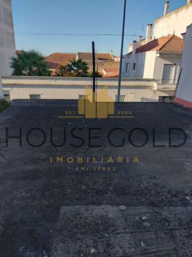 Moradia para reconstrução em Almeirim (ALM-274)