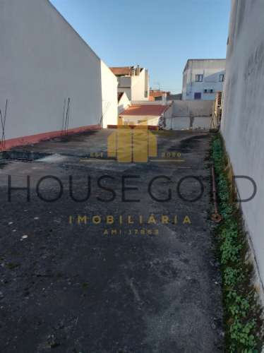 Moradia para reconstrução em Almeirim (ALM-274)