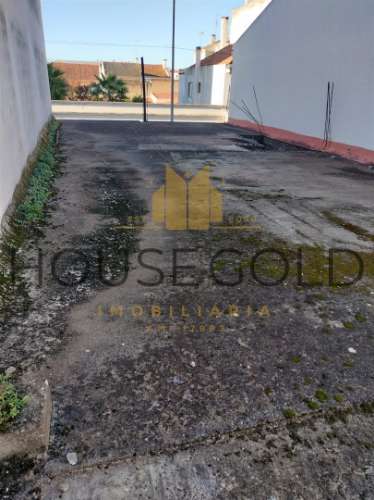 Moradia para reconstrução em Almeirim (ALM-274)