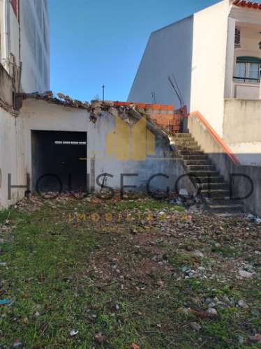 Moradia para reconstrução em Almeirim (ALM-274)