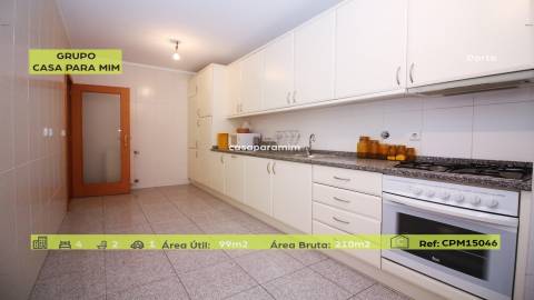 CPM20402 Apt T5 Duplex com Box 298.500€, perto metro Varanda, próximo ao Estádio do Dragão, Porto
