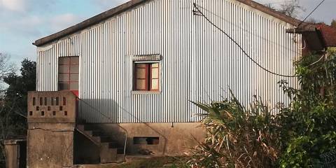 CPM20241 Moradia T2+1,  4 Frentes com + 900m2 em Avintes, Gaia,  próximo Parque Biológico Gaia