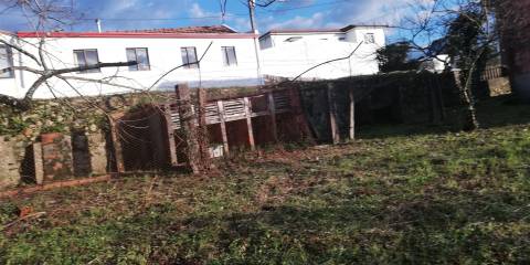 CPM20241 Moradia T2+1,  4 Frentes com + 900m2 em Avintes, Gaia,  próximo Parque Biológico Gaia