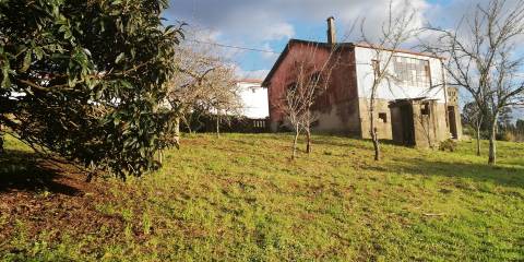 CPM20241 Moradia T2+1,  4 Frentes com + 900m2 em Avintes, Gaia,  próximo Parque Biológico Gaia