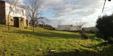 CPM20241 Moradia T2+1,  4 Frentes com + 900m2 em Avintes, Gaia,  próximo Parque Biológico Gaia