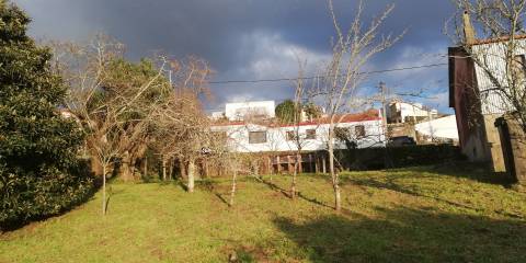 CPM20241 Moradia T2+1,  4 Frentes com + 900m2 em Avintes, Gaia,  próximo Parque Biológico Gaia