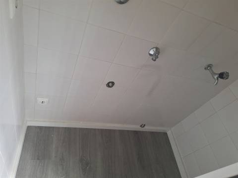 CPM20274 APT T2 a 3 min pé Metro  à Av. Fernão Magalhães remodelado Campanhã pronto habitar!