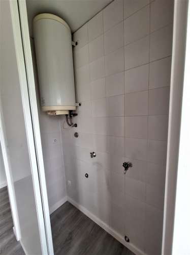 CPM20274 APT T2 a 3 min pé Metro  à Av. Fernão Magalhães remodelado Campanhã pronto habitar!
