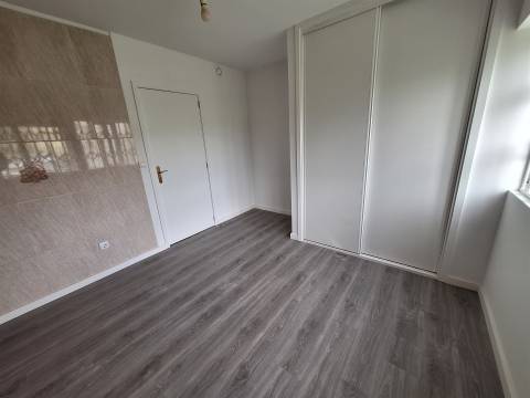 CPM20274 APT T2 a 3 min pé Metro  à Av. Fernão Magalhães remodelado Campanhã pronto habitar!