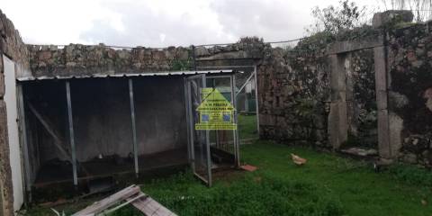 CPM20276 Moradia / Quintinha  164.500,00€ a 34,00€/m2 perto Feira Carvalhos, em V N. Gaia, Porto