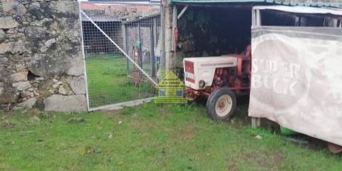 CPM20276 Moradia / Quintinha  164.500,00€ a 34,00€/m2 perto Feira Carvalhos, em V N. Gaia, Porto