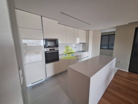 CPM20304 APT T2 Luxo 1ª Linha Praia,  Suite , Varanda, Junto Seca Bacalhau, Canidelo, V. N. Gaia