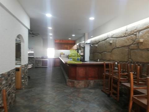 CPM20403fr Restaurante Snack Bar junto a Farmácia  em Gueifães à Rua Manuel Pinto Canedo 890,00€