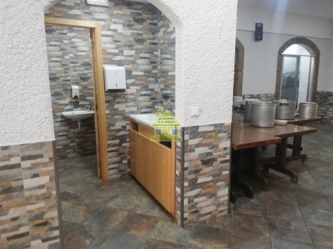 CPM20403fr Restaurante Snack Bar junto a Farmácia  em Gueifães à Rua Manuel Pinto Canedo 890,00€
