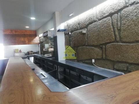 CPM20403fr Restaurante Snack Bar junto a Farmácia  em Gueifães à Rua Manuel Pinto Canedo 890,00€
