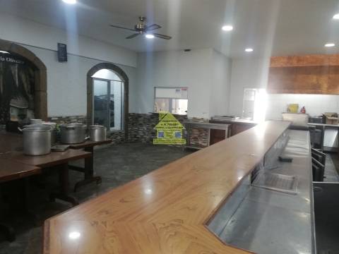 CPM20403fr Restaurante Snack Bar junto a Farmácia  em Gueifães à Rua Manuel Pinto Canedo 890,00€