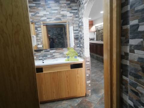 CPM20403fr Restaurante Snack Bar junto a Farmácia  em Gueifães à Rua Manuel Pinto Canedo 890,00€