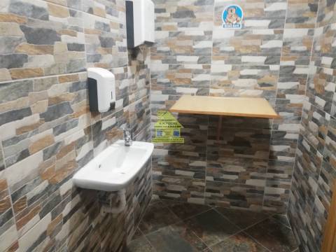 CPM20403fr Restaurante Snack Bar junto a Farmácia  em Gueifães à Rua Manuel Pinto Canedo 890,00€