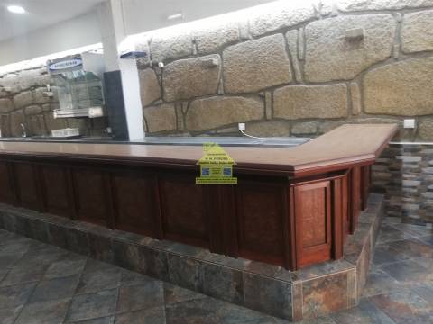 CPM20403fr Restaurante Snack Bar junto a Farmácia  em Gueifães à Rua Manuel Pinto Canedo 890,00€