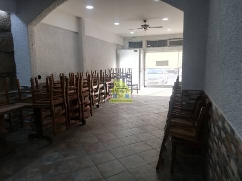 CPM20403fr Restaurante Snack Bar junto a Farmácia  em Gueifães à Rua Manuel Pinto Canedo 890,00€