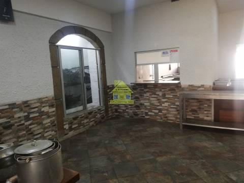 CPM20403fr Restaurante Snack Bar junto a Farmácia  em Gueifães à Rua Manuel Pinto Canedo 890,00€