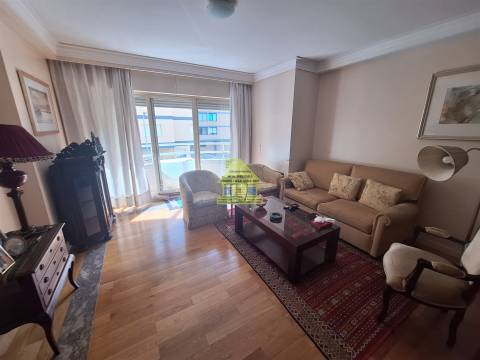 CPM20419 T3 Gaia Construção Palhares  366.500€   prx metro Soares Reis, (Rubi)  Hospital Privado