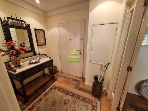 CPM20419 T3 Gaia Construção Palhares  366.500€   prx metro Soares Reis, (Rubi)  Hospital Privado