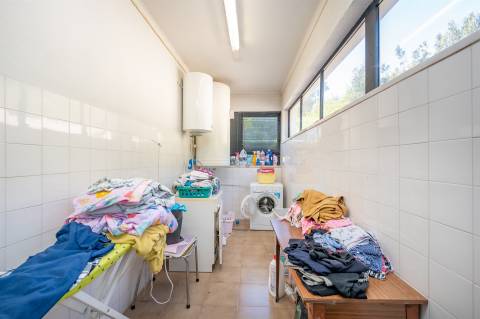 Moradia 10 assoalhadas com vista deslumbrante de Mar e de Serra.