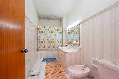 Moradia 10 assoalhadas com vista deslumbrante de Mar e de Serra.