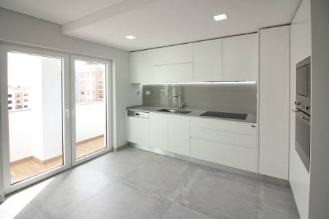 Apartamento de 4 assoalhadas em Parede, Cascais, Lisboa.