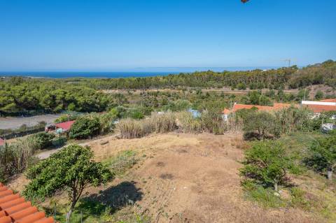 Terreno Urbano com Vista Deslumbrante para Construção Residencial de Alto Padrão