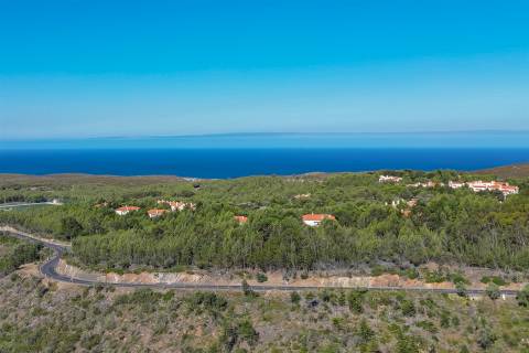 Terreno Urbano com Vista Deslumbrante para Construção Residencial de Alto Padrão