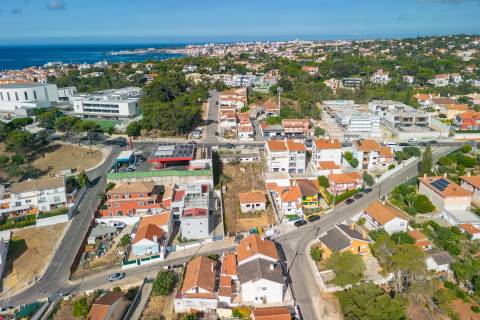 Terreno para construção de pequeno condomínio no Estoril, Cascais.