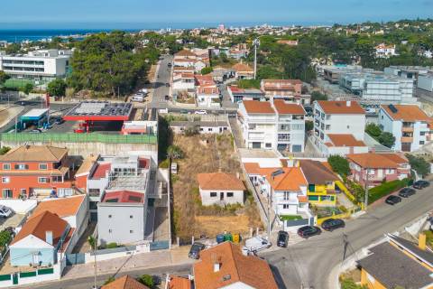 Terreno para construção de pequeno condomínio no Estoril, Cascais.