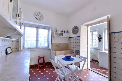 Moradia T4 e Restaurante em Amoreira, Cascais