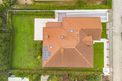 Moradia independente T4, que une o luxo e o conforto, na Quinta da Beloura.