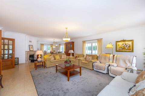 Moradia independente T4, que une o luxo e o conforto, na Quinta da Beloura.