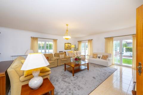 Moradia independente T4, que une o luxo e o conforto, na Quinta da Beloura.