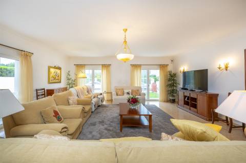 Moradia independente T4, que une o luxo e o conforto, na Quinta da Beloura.